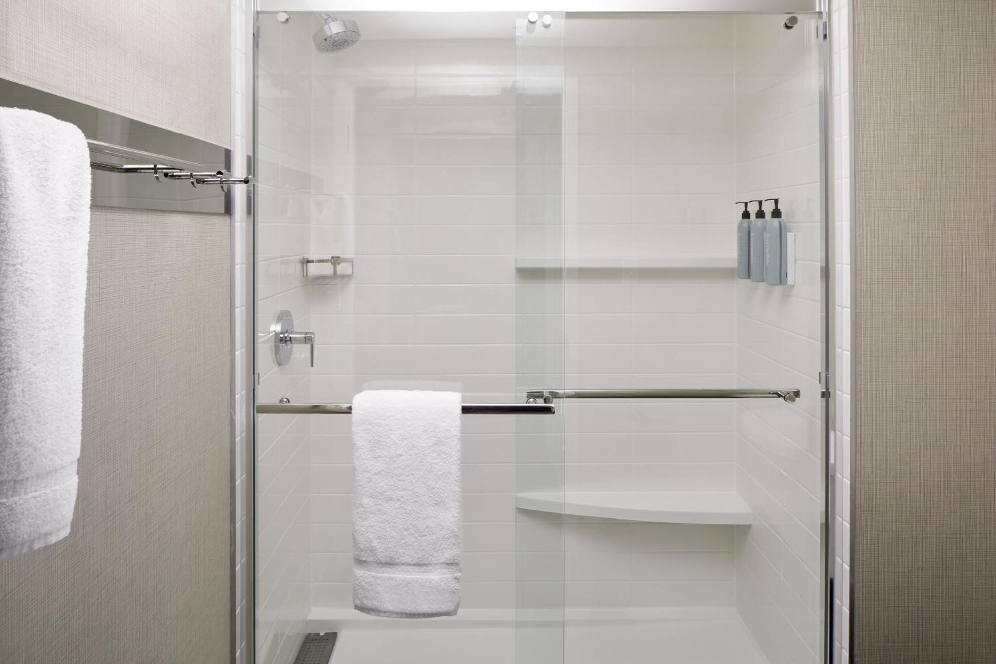 Residence Inn By Marriott Montreal Airport Dorval Exteriör bild