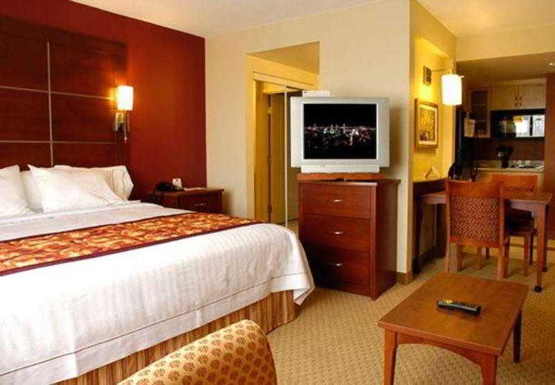 Residence Inn By Marriott Montreal Airport Dorval Exteriör bild